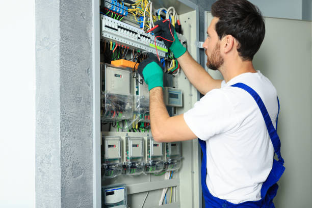 Best Licensed Electrician  in Newington Forest, VA